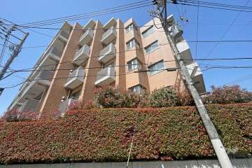 サンウッド尾山台の外観（南東側から）