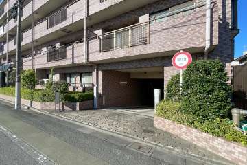 駐車場の出入り口