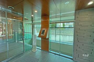 エントランスはオートロック付きです。