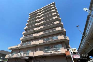 グリーンマンション駒沢の外観（南西側から）