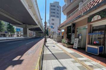 敷地南側の前面道路