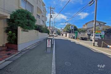 敷地北西側の前面道路
