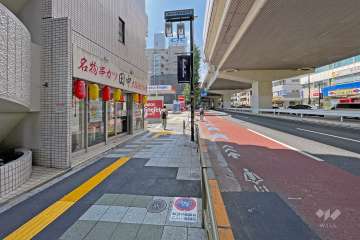 敷地北側の前面道路（東側から）