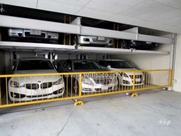 敷地内駐車場（屋内機械式）