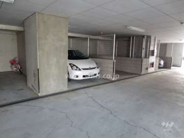 敷地内駐車場（屋内平面式）