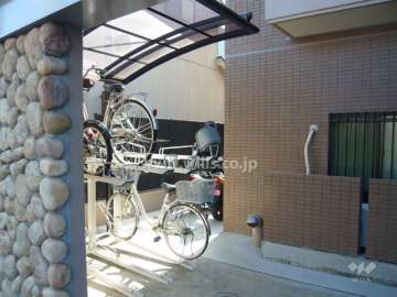 駐輪場とバイク置場