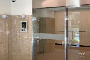 エントランスはオートロック付きです