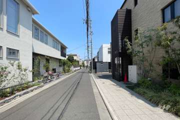 敷地北側の前面道路　
