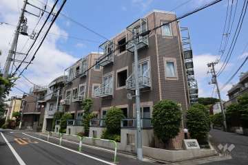 ベルビュー駒沢の外観（南東側から）
