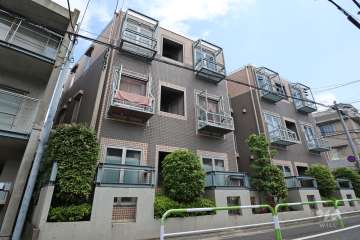 ベルビュー駒沢の外観（南西側から）