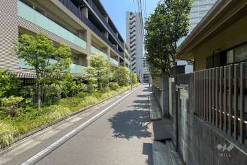 敷地南西側の前面道路