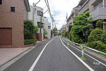 敷地南西側前面道路