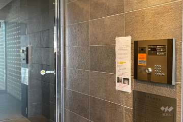 エントランスはオートロック付きです。