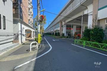 敷地南東側の前面道路