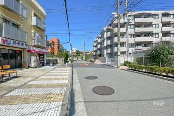 敷地東側の全面道路
