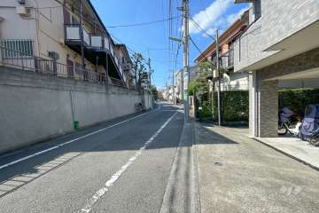 敷地南西側の前面道路