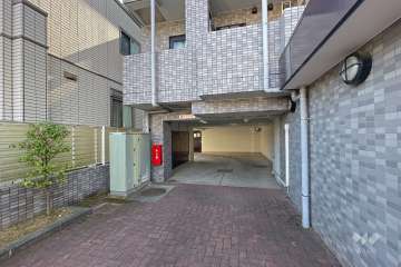 駐車場の出入り口