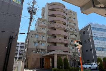 ヴェルビュ経堂の外観（北東側から）