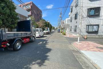 敷地東側の前面道路