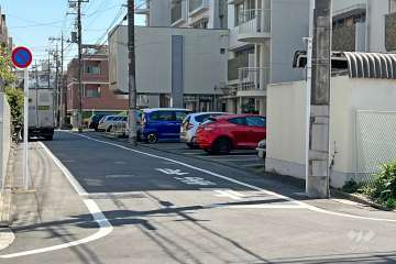 敷地北東側の前面道路