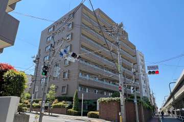 パークハイム経堂四丁目の外観（北東側から）