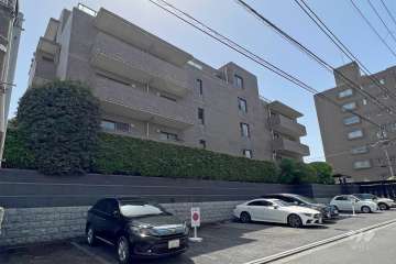 経堂パークマンションの外観(北東側から)　