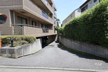 駐車場の出入り口・敷地内駐車場（屋内平面式）
