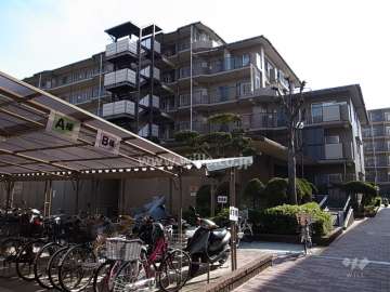 ファミリープラザ宝塚B棟の外観（北西側から）