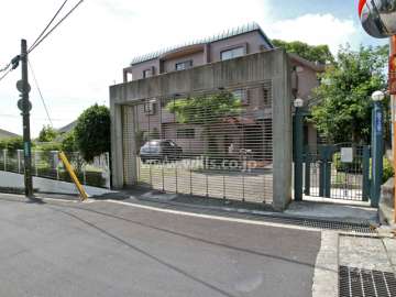 駐車場出入り口
