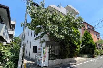 アデッソリベルタ世田谷弦巻の外観（西側から）