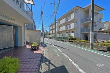 敷地北側前面道路（東側から）