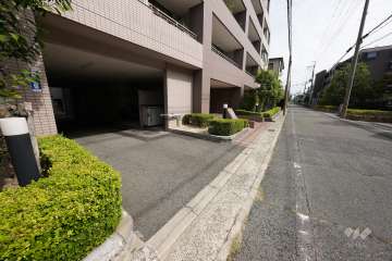 駐車場の出入口