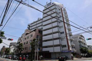 マンション弦巻の外観（北西側から）