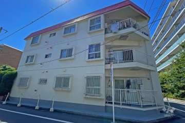 桜新町ヒミコマンションの外観（北西側から）