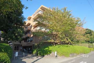 東急ドエルアルス弦巻3号棟の外観（南西側から）