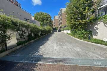 敷地北東側の通路（南東側から）