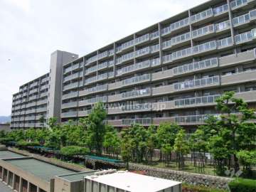 レジデンス芦屋くすのきの外観（南側から）