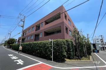 敷地南西側と南東側の前面道路（南側から）