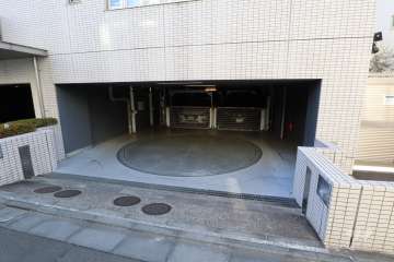 敷地内駐車場（屋内機械式）