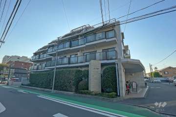 クレール弦巻の外観（北東側から）