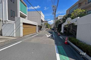 敷地北側前面道路