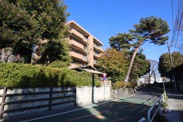 東急ドエルアルス弦巻1号棟の外観(南西側から)