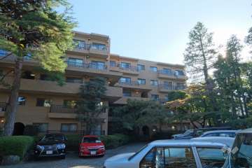 東急ドエルアルス弦巻1号棟の外観(北側から)　