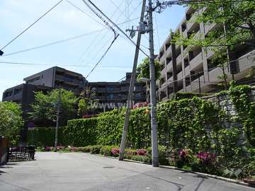 ロイヤルアーク芦屋2の外観（北側から）