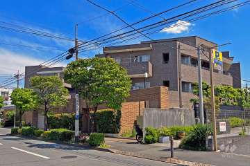 グランヴェール弦巻の外観(北西側から)