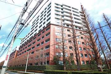 ラコルダ弦巻フォレストコートの外観（南西側から）