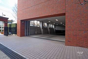 駐車場の出入り口