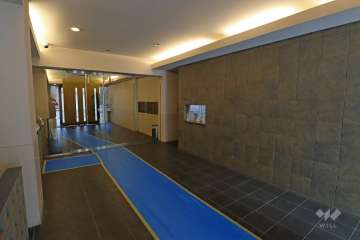 エントランスはオートロック付きです。
