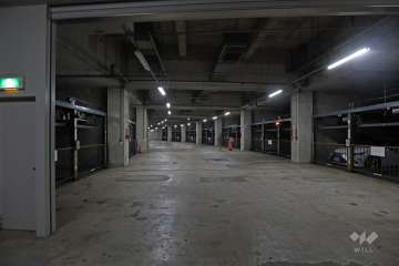 敷地内駐車場（屋内機械式）