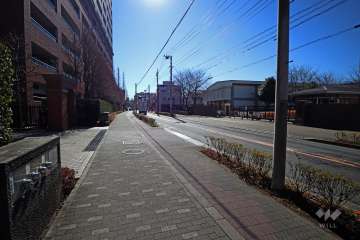マンション西側の前面道路_1